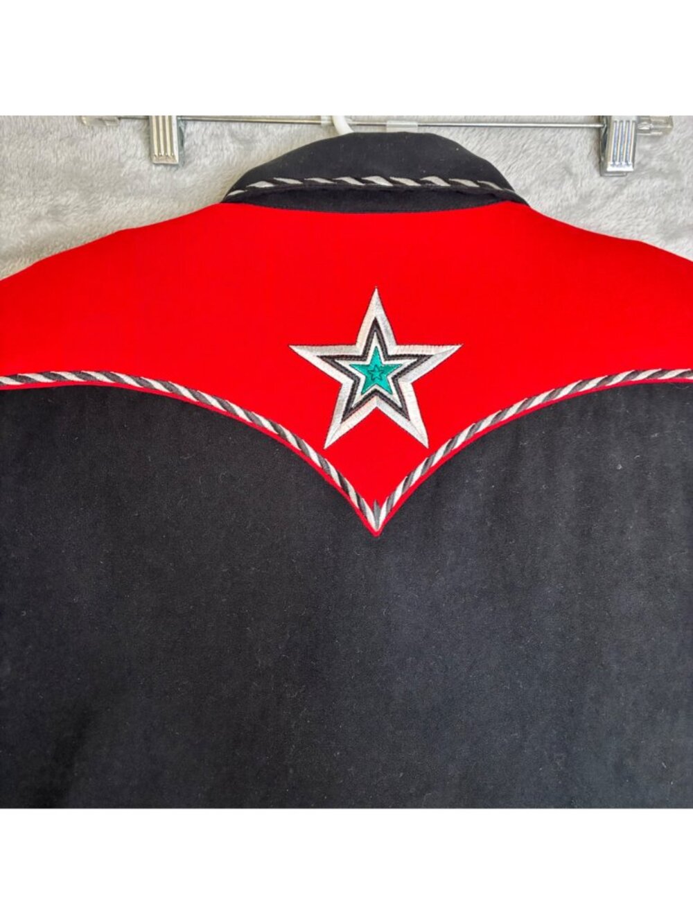Bob Mackie Wearable Art Western Shirt Black Red Embroidered Horse Stars Sz 1X - Picture 9 of 9